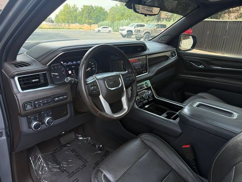 Used 2021 GMC Yukon XL Denali w/ Denali Premium Package AWD/4WD image 22