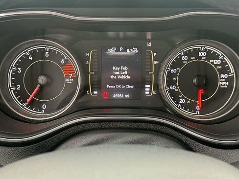 Used 2021 Jeep Cherokee Latitude Plus image 18