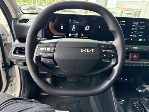 Used 2025 Kia K4 FWD image 17