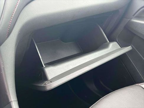 Used 2024 Chevrolet Equinox RS w/ RS Leather Package image 29