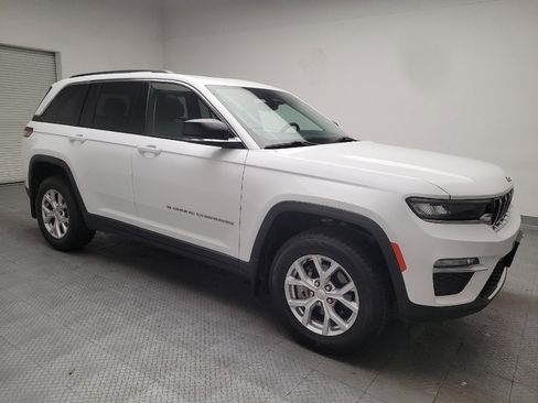 Used 2023 Jeep Grand Cherokee Limited w/ MOPAR Finishing Package AWD/4WD image 11