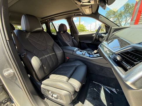 Used 2024 BMW X5 sDrive40i w/ M Sport Package RWD image 30