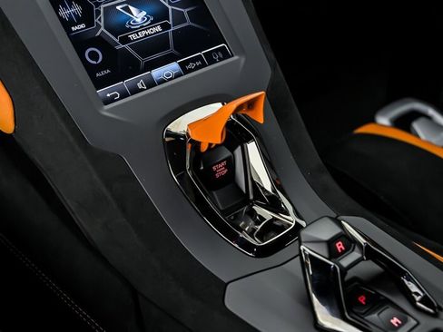 Used 2022 Lamborghini Huracan STO RWD image 34