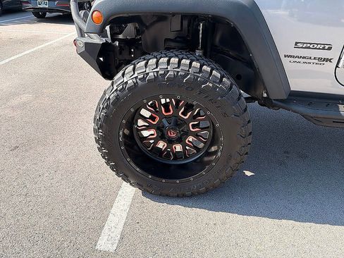 Used 2018 Jeep Wrangler Unlimited Sport S AWD/4WD image 25