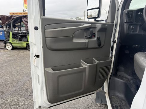 Used 2006 Chevrolet Express 3500 w/ School Bus Package image 23