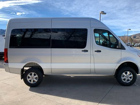 Used 2022 Mercedes-Benz Sprinter 2500 image 6