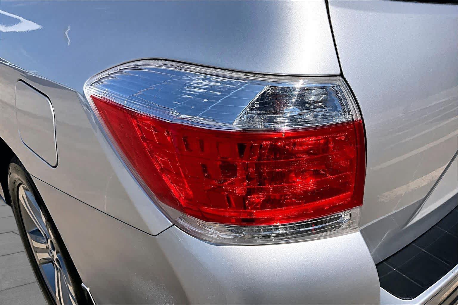 Used 2013 Toyota Highlander Limited FWD image 27