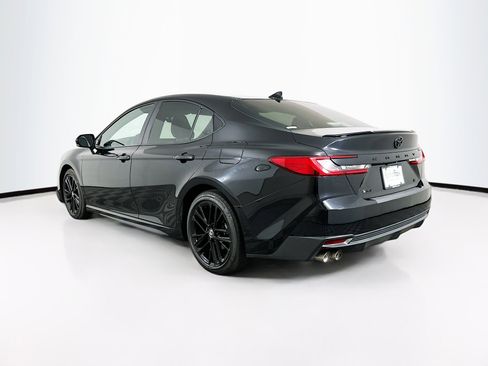 Used 2025 Toyota Camry SE image 5