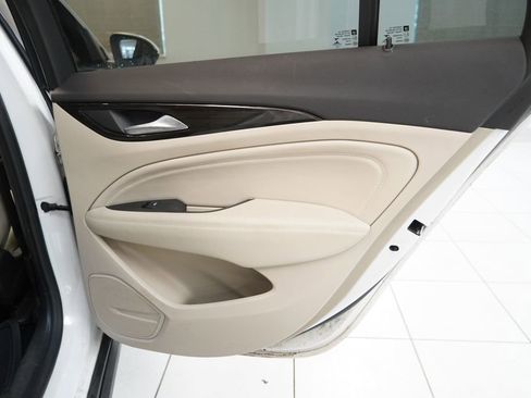 Used 2018 Buick Regal Essence w/ Driver Confidence Package #1 image 27