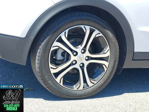 Used 2017 Chevrolet Bolt Premier w/ Driver Confidence II Package FWD image 23