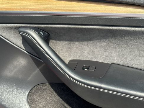 Used 2023 Tesla Model Y Long Range AWD/4WD image 14