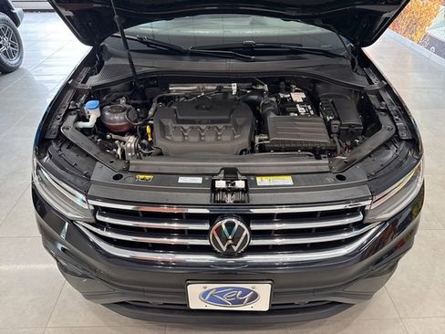 Used 2024 Volkswagen Tiguan SE image 56