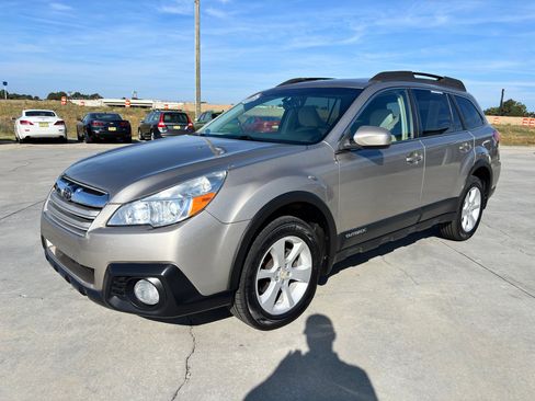 Used 2014 Subaru Outback 2.5i Premium image 8
