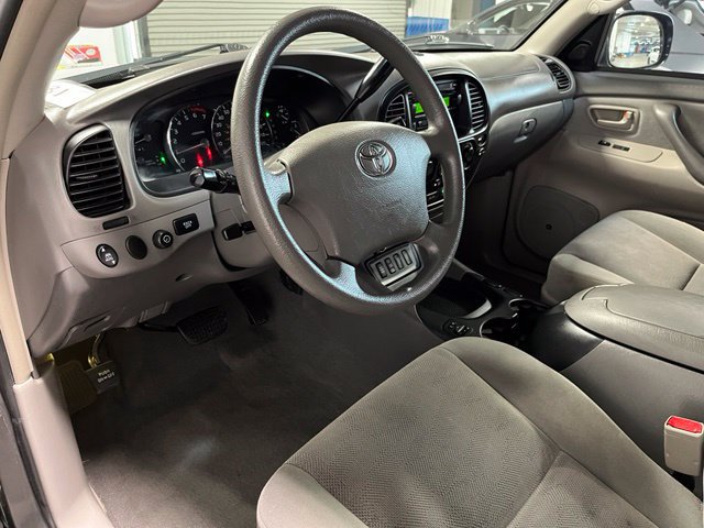 Used 2005 Toyota Sequoia SR5 RWD image 19