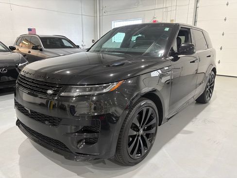 Used 2024 Land Rover Range Rover Sport Dynamic SE AWD/4WD image 3