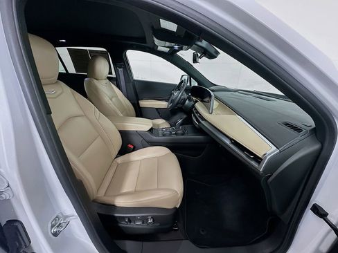 Used 2024 Cadillac XT4 Premium Luxury w/ Technology Package image 29