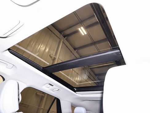 Certified 2025 Ford Explorer Platinum w/ Ultimate Package image 39