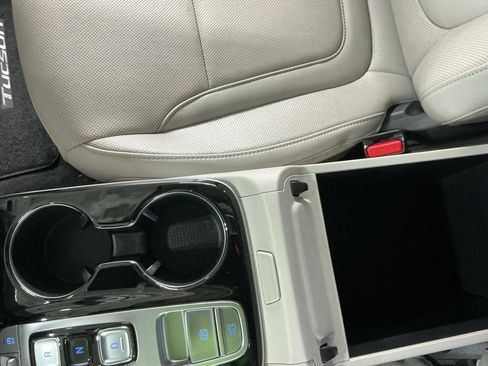 Certified 2024 Hyundai Tucson Limited AWD/4WD image 8