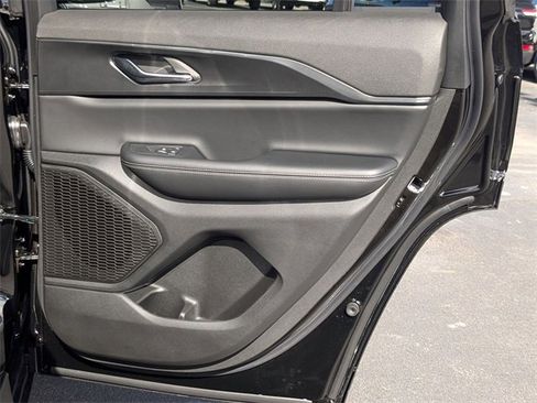 New 2025 Jeep Grand Cherokee Altitude image 32