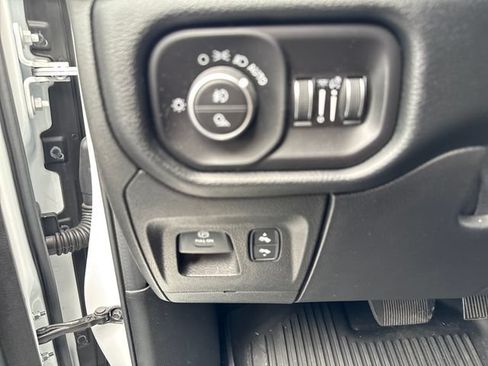 Used 2020 RAM 1500 Laramie AWD/4WD image 33