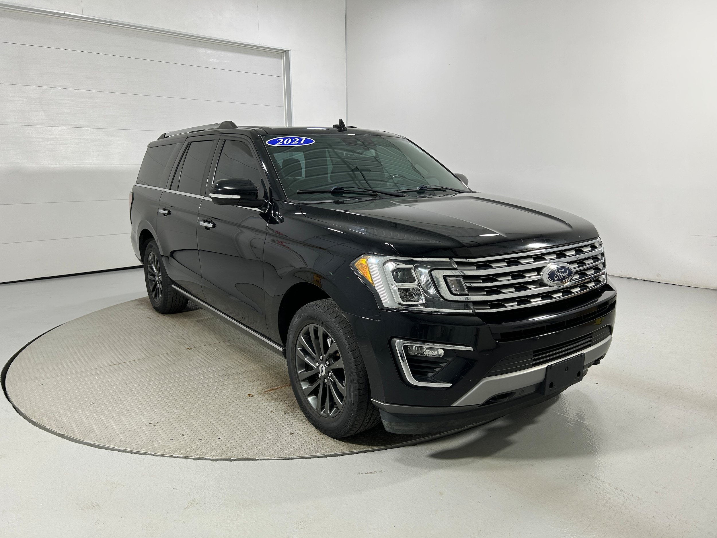 Used 2021 Ford Expedition Max Limited AWD/4WD image 2