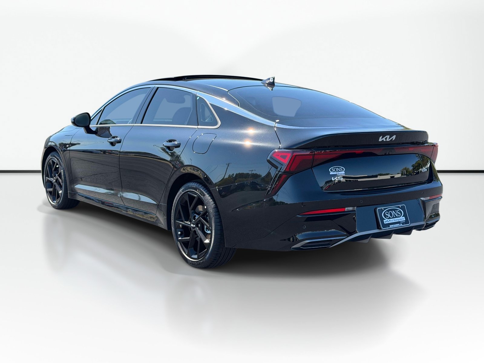 New 2027 Kia K5 GT-Line FWD image 3