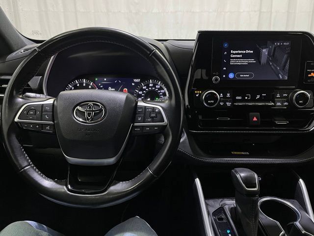 Used 2023 Toyota Highlander XSE AWD/4WD image 23