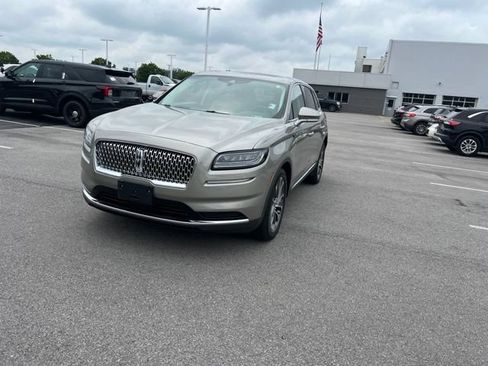 Used 2023 Lincoln Nautilus Reserve AWD/4WD image 4