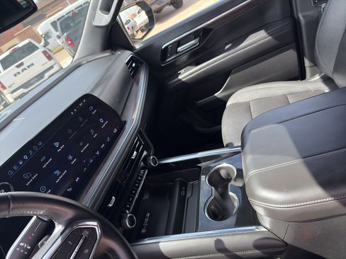 Used 2025 Chevrolet Tahoe Z71 AWD/4WD image 31