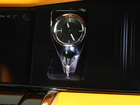 Certified 2025 Rolls-Royce Cullinan AWD/4WD image 27