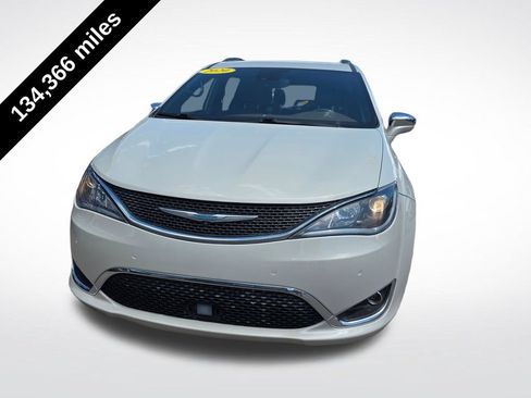 Used 2020 Chrysler Pacifica Limited w/ Advanced Safetytec Group FWD image 2