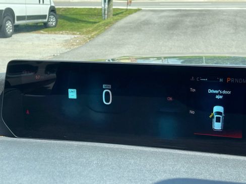 Used 2025 Ford Expedition Tremor AWD/4WD image 30
