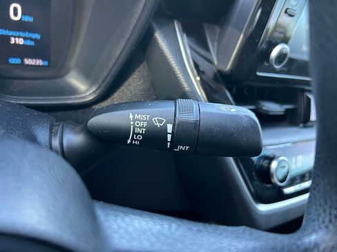 Used 2022 Toyota Corolla LE image 19