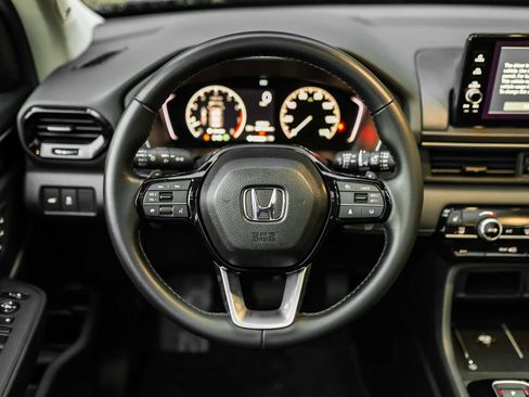 Used 2025 Honda Pilot Touring image 27