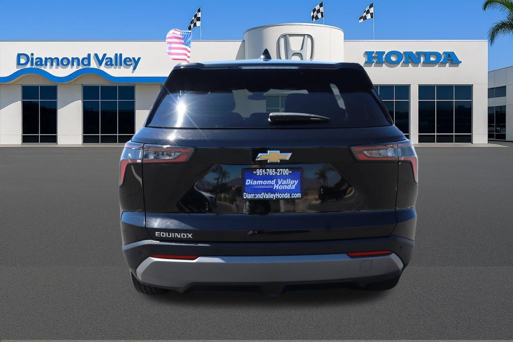 Used 2026 Chevrolet Equinox LT FWD image 5