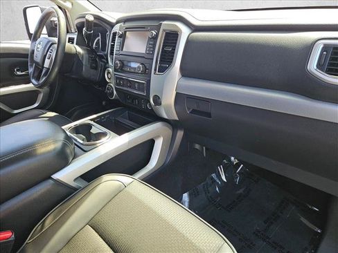 Used 2017 Nissan Titan PRO-4X AWD/4WD image 24