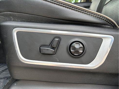 Used 2020 RAM 1500 Laramie AWD/4WD image 23