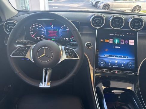 Used 2025 Mercedes-Benz GLC 350e 4MATIC image 16