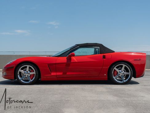 Used 2007 Chevrolet Corvette Convertible w/ Preferred Equipment Group RWD image 8