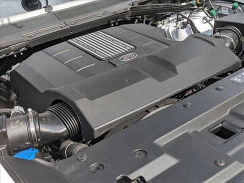 Used 2025 Land Rover Defender 110 X-Dynamic SE AWD/4WD image 19