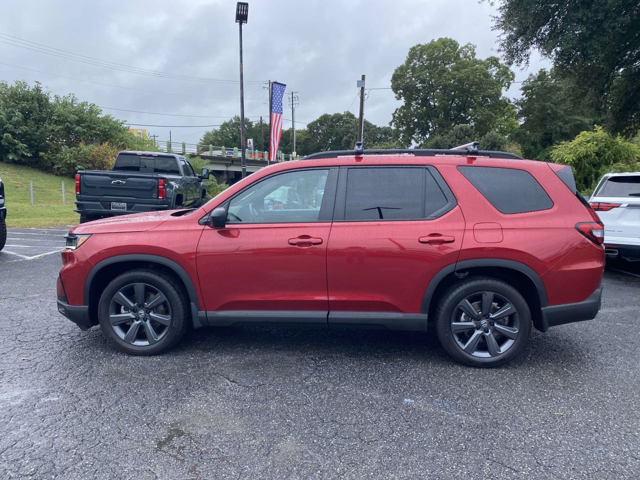 Used 2025 Honda Pilot Sport image 5
