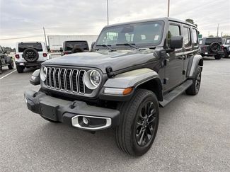 Used 2025 Jeep Wrangler Unlimited Sahara AWD/4WD video 2