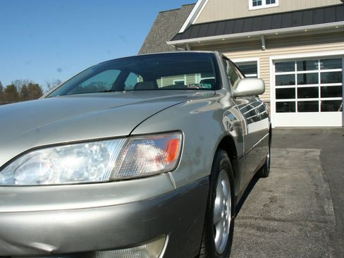 Used 1999 Lexus ES 330 ES 300 Sedan 4D image 20