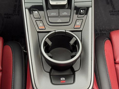 Used 2025 Porsche 911 Carrera image 34