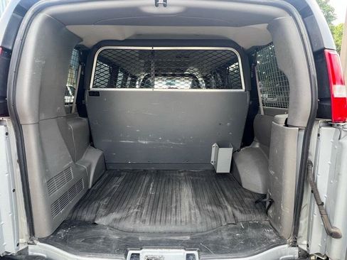 Used 2020 Chevrolet Express 3500 LS RWD image 18