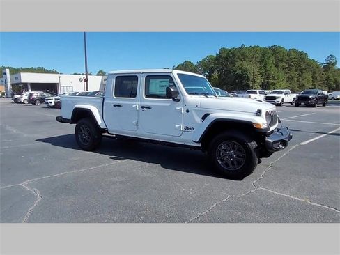 New 2025 Jeep Gladiator Sport image 38