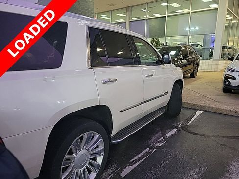 Used 2015 Cadillac Escalade Platinum image 1