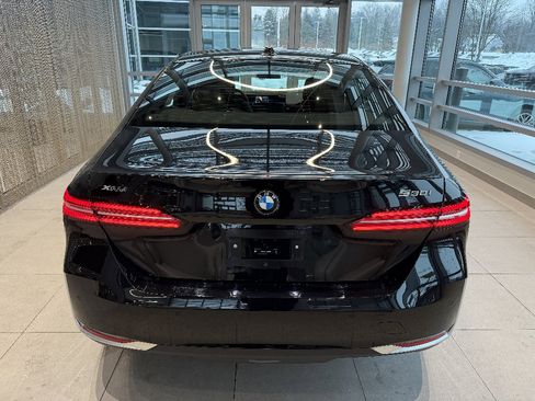 New 2026 BMW 530i xDrive w/ Premium Package image 5