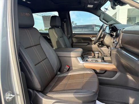 Used 2024 Chevrolet Silverado 1500 High Country w/ High Country Premium Package AWD/4WD image 31