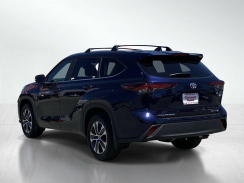 Certified 2026 Toyota Highlander XLE AWD/4WD image 4